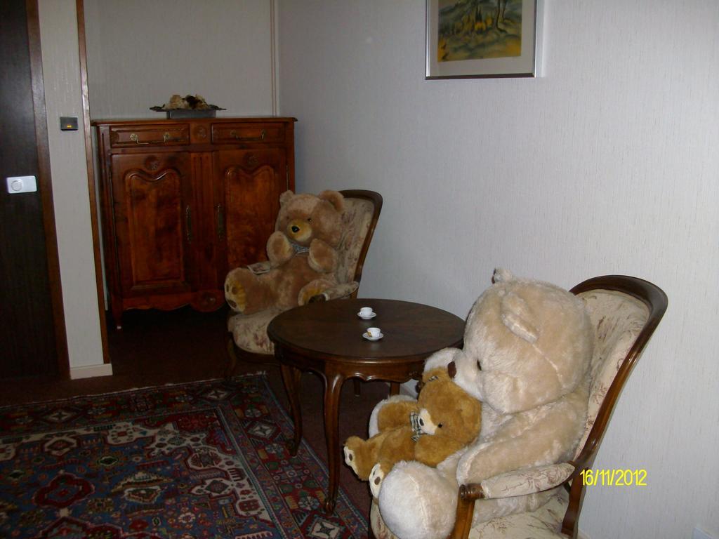 Au Logis Des Ours Belfort Nord Offemont Exteriör bild